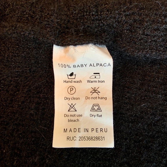 Alpaca (100% Baby Alpaca)•Size S•Black•Knitted Open Front, Draped Cardigan - Picture 6 of 7